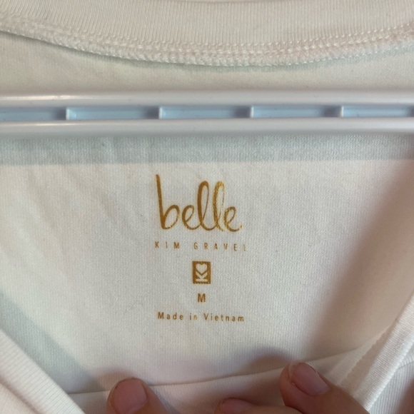 Nwot Belle by Kim Gravel Twist front Tee White Medium - Picture 4 of 8